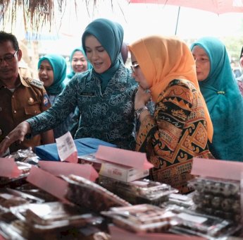 TP PKK Pesawaran Belajar Pengelolaan UP2K, Priska Perkenalan Produk UMKM Gowa