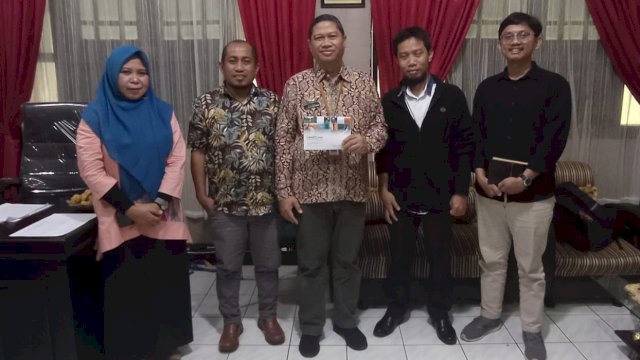 Kabid Statistik Diskominfo-SP Provinsi Sulawesi Selatan, Fitra, menerima Audiensi Perwakilan World Agroforestry atau International Centre for Research in Agroforestry (ICRAF), Kamis (16/02/2023). (Istimewa)