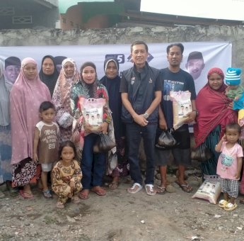 NasDem Bulukumba Bersama Andi Palalloi Tabrang Bagi-Bagi Sedekah Jumat