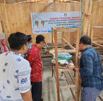 Tim Kanwil Kemenkumham Sulsel Tinjau Langsung Proses Pembuatan Tenun Sutera Sengkang