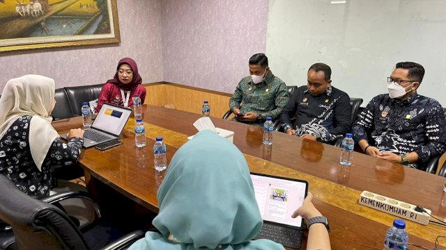 Tim Kanwil Kemenkumham Sulsel saat melakukan koordinasi ke DJKI RI dalam rangka pelaksanaan target kinerja One Village One Brand melalui Mobile IP Clinic di wilayah, Jumat (24/02/2023). (Dok. Humas Kanwil Kemenkumham Sulsel)