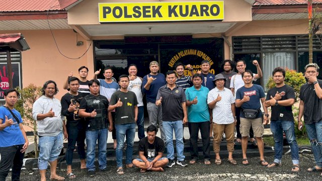 Pelaku penganiayaan anak tiri saat diamankan polisi. (Istimewa)