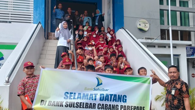 Ket : Kegiatan Edukasi Perbankan yang dilakukan Bank Sulselbar Cabang Parepare kepada peserta didik (Foto : Mulyadi Ma'ruf / Republiknews.co.id)