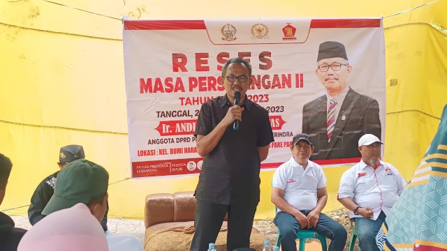 Ket : Legislator Fraksi Partai Gerindra DPRD Sulsel, Andi Hery Suhari Attas saat melakukan reses di Kota Parepare (Foto : Mulyadi Ma'ruf / Republiknews.co.id)