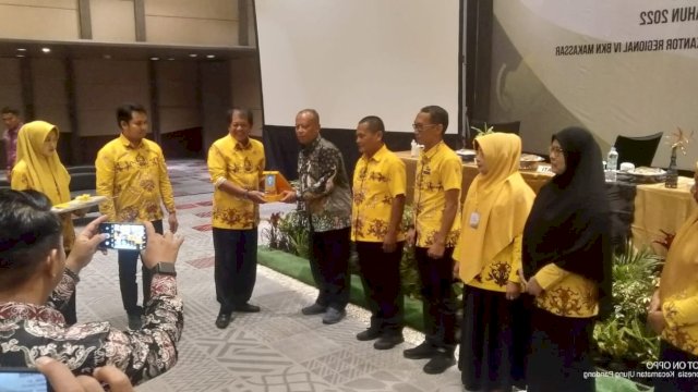 Ket : BKPSDM Kabupaten Soppeng melakukan sosialisasi peraturan Menteri Pendayagunaan Aparatur Negara di Hotel Novotel Makassar (Istimewa)