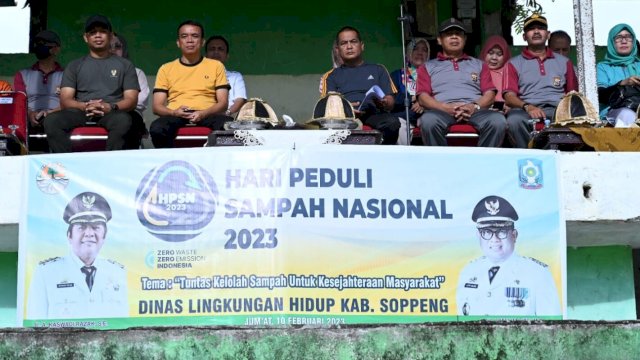 Ket : Pemkab Soppeng Peringati Hari Peduli Sampah Nasional di Stadion H.A.Wana Laburawung Watansoppeng (Istimewa)
