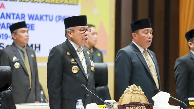 Ket : Wali Kota Parepare, Taufan Pawe saat menghadiri Paripurna PAW (Humas Pemkot Parepare)