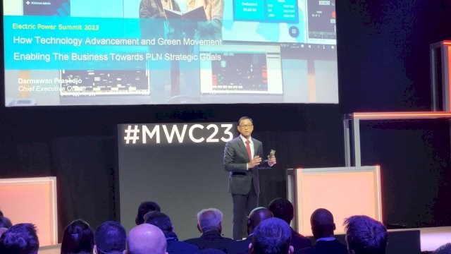 Direktur Utama PLN Darmawan Prasodjo saat mengisi panel diskusi bertajuk "Find the Right Technologies to Drive Global Energy Transition" pada ajang Mobile World Congress (MWC) 2023, di Barcelona, kemarin. (Dok. Humas PLN UIP Sulawesi)