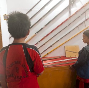 Ratusan Siswa SDI Perumnas Antang Makassar Belajar Sejarah Gowa di Museum Balla Lompoa