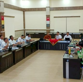 Tim Perancang Peraturan Perundang-Undangan Kemenkumham Sulsel Gelar Rapat Harmonisasi Ranperda Lutim Tentang Pajak dan Retribusi Daerah