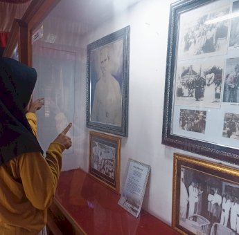 Pelajar Asal Maros Antusias Belajar Sejarah Gowa di Museum Balla Lompoa
