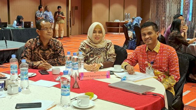 Tim Kanwil Kemenkumham Sulsel saat menghadiri pertemuan Penyusunan Pagu indikatif Direktorat Jenderal Administrasi Hukum (Ditjen AHU)&nbsp;Tahun Anggara 2024 yang berlangsung di Hotel Grand Mercure Harmoni, Jakarta, kemarin. (Dok. Humas Kanwil Kemenkumham Sulsel)