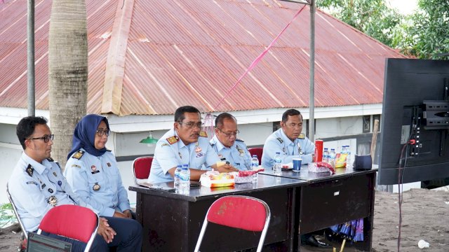 Kepala Kantor Wilayah Kementerian Hukum dan HAM Sulawesi Selatan, Liberti Sitinjak ikuti pembukaan Rapat Koordinasi Koordinasi Fungsional Pengelola Barang dan Jasa Kementerian Hukum dan HAM RI Tahun 2023 via daring, Senin (06/03/2023). (Dok. Humas Kanwil Kemenkumham Sulsel)