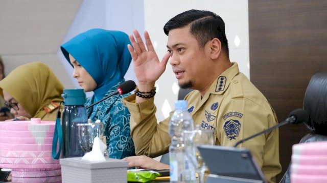 Bupati Gowa Adnan Purichta Ichsan saat memberikan arahan disela-sela membuka Musrenbang Tematik dengan tema "Bebaskan Keluarga dari Stunting dan Kemiskinan Ekstrim untuk Gowa Lebih Sejahtera" di Baruga Karaeng Pattingalloang, Kantor Bupati Gowa, kemarin. (Dok. Humas Gowa)