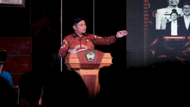 Bupati Gowa Adnan Purichta Ichsan saat menghadiri Pelantikan Badan Pengurus Cabang (BPC) HIPMI Kabupaten Gowa Periode 2022-2025, di Baruga Tinggimae, Rumah Jabatan Bupati Gowa, kemarin. (Dok. Humas Gowa)