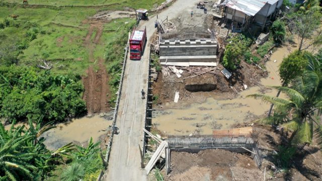 Proses Pembangunan Jembatan Sungai Palattae di Kabupaten Bone. (Istimewa)