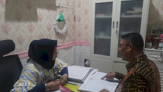 Tim Kanwil Kemenkumham Sulsel saat melakukan pengawasan kinerja notaris di Kabupaten Barru, belum lama ini. (Dok. Humas Kanwil Kemenkumham Sulsel)