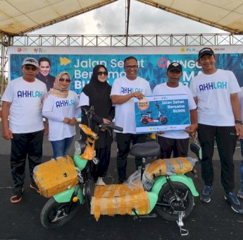 Tembus 4000 Peserta di Buton dan Muna Barat, Kolaborasi PLN dan Stakeholders Meriahkan Jalan Sehat HUT ke-25 BUMN