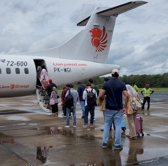 Warga Keluhkan Harga Tiket Pesawat Rute Sampit – Jakarta