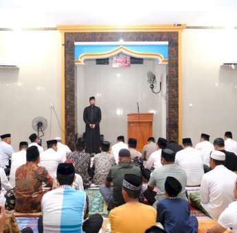 Tarawih Keliling Sapa Masyarakat, Adnan-Kio Kunjungi Bajeng dan Bajeng Barat