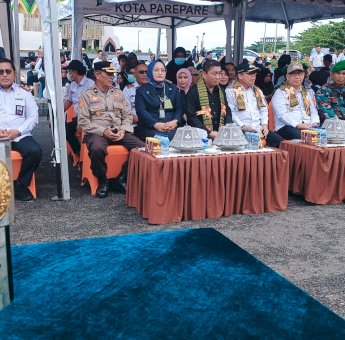 Ketua DPRD Kaharuddin Kadir Hadiri Penjemputan Piala Adipura 2022 Kota Parepare