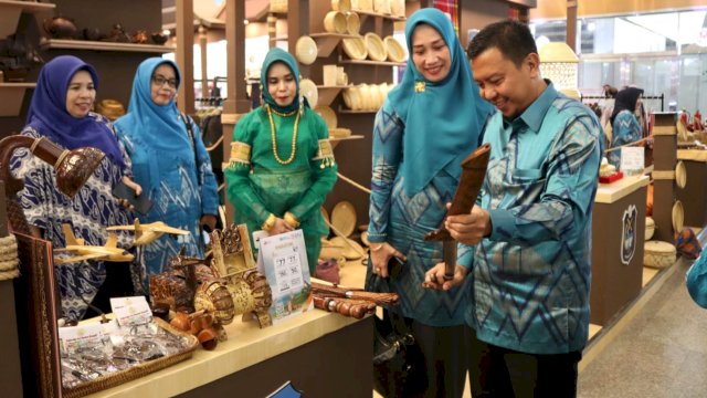 Bupati Selayar, Muhammad Basli Ali saat menghadiri pembukaan Inacraft 2023 di Jakarta Convention Center, Rabu (1/3/2023). (Foto: Istimewa)