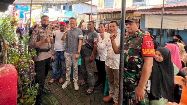 Anggota DPRD Sulsel, Edward Wijaya Horas saat menggelar kegiatan reses di Kelurahan Kaluku Bodoa, Kecamatan Tallo, Kota Makassar, Jumat (24/2/2023). (Foto: Istimewa)