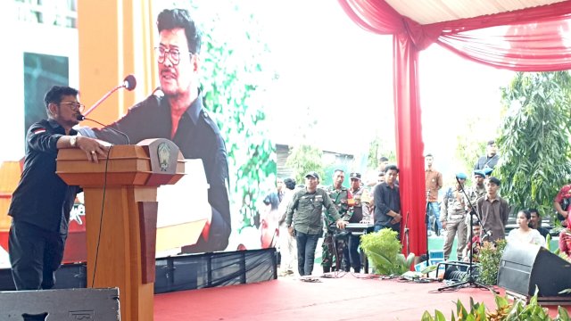 Menteri Pertanian RI Syahrul Yasin Limpo saat memberikan sambutan pada Peresmian Rumah Potong Hewan Ruminansia (RPHR) Modern Tamarunang, di Kelurahan Tamarunang, Kecamatan Somba Opu, Kamis (16/03). (Chaerani/Republiknews.co.id)