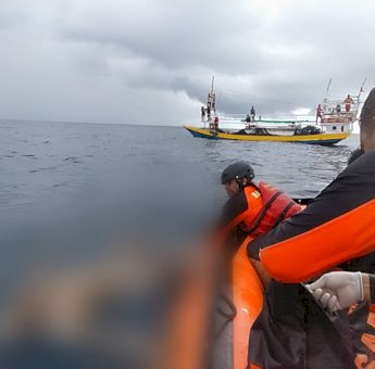 Dibalik Tragedi Lere Bima, Mayat Aminunsyah Didorong Ikan Lumba-Lumba