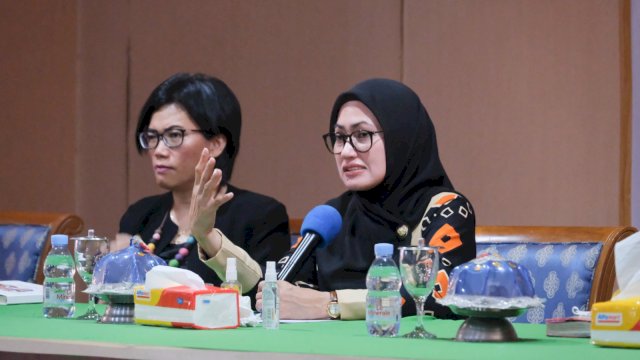 Bupati Luwu Utara, Indah Putri Indriani saat membuka Pertemuan Kick Meeting program Grow Her dan Penandatanganan MOU program perlindungan dan kesejahteraan anak dan perempuan, di Aula Bappelitbagda Luwu Utara. Kamis (09/03/2022) FOTO/PROTOKOL LUWU UTARA