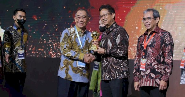 Wawali Pangerang Rahim Hadiri Penerimaan Penghargaan UHC dari Pemerintah Pusat, Komitmen Dukung Program JKN