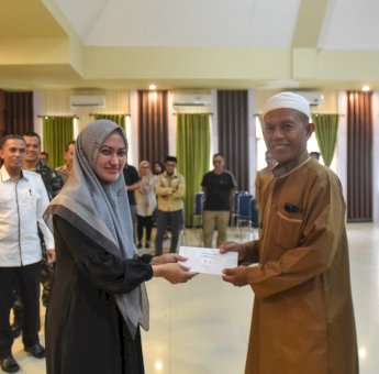 Bupati Luwu Utara Kembali Serahkan 50 Unit Huntap Ke Penyintas Banjir Bandang