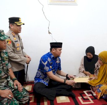 Adnan Bersama Kapolres dan Dandim Gowa Kunjungi Keluarga Korban Pembusuran