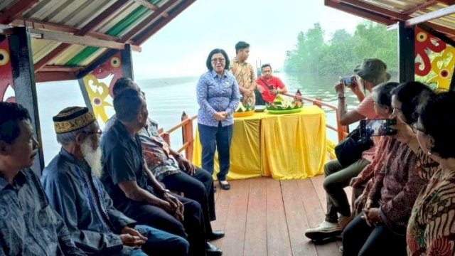Ketua DPRD Kotim Rinie Anderson, saat menghadiri peresmian Kapal bantuan dari Pemprov Kalteng yang diberikan kepada SMK Ambarwati Tanjung Mas. (Istimewa)