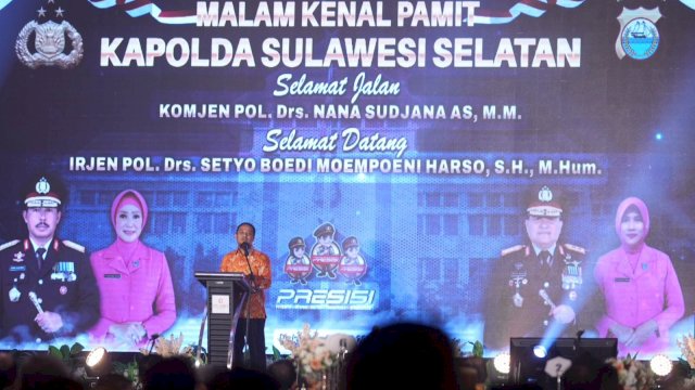 Gubernur Sulsel Andi Sudirman Sulaiman, memberikan sambutan saat malam Kenal Pamit Kapolda Sulsel, Senin (03/04/2023). (Istimewa)