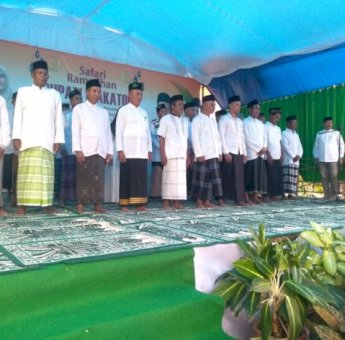 Safari Ramadan 1444 Hijriah, Bupati Wakatobi Lantik Pengurus BKMD Dua Masjid di Pulau Tomia