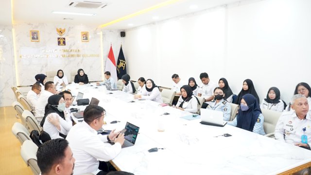 Suasana Rapat Pelaksanaan Pendampingan dalam rangka Penilaian Mandiri Penyelenggaraan SPIP Terintegrasi Kanwil Kemenkumham Sulsel di Aula Kanwil Kemenkumham Sulsel, Rabu (05/04). (Dok. Humas Kanwil Kemenkumham Sulsel)