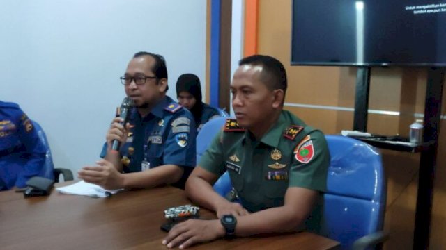 Kepala Kantor Unit Penyelenggara Pelabuhan Kelas III Selayar, Muh. irfan Jayadinata memimpin rakor persiapan arus mudik lebaran 2023. [FOTO. Andi Rusman/Republiknews.co.id/Selayar]
