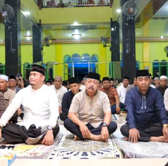 Adnan-Kio Kembali Lakukan Safari Ramadan, Sasar 18 Kecamatan