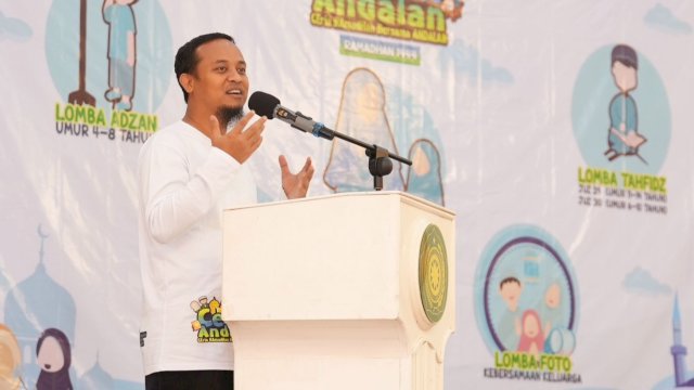 Gubernur Sulsel Andi Sudirman Sulaiman, memberikan sambutan saat membuka Festival Ramadan Cerah Andalan, Minggu (09/04/2023). (Istimewa)