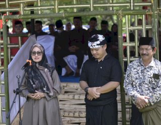 Sampaikan Belasungkawa, Indah Putri Melayat ke Rumah Duka Syukur Bijak