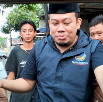 Kader NasDem Abdul Ahad Syahrir Keliling Parepare Bagikan Nasi Kotak, Sasar Tukang Becak dan Jukir