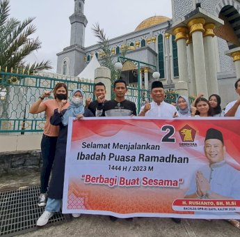 Berbagai Ratusan Takjil, Rusianto Kiang: Momentum Saling Berbuat Baik