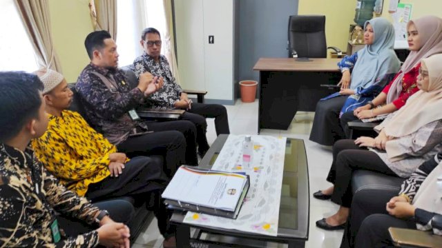 Tim Kanwil Kemenkumham Sulsel saat melakukan pendampingan Pelaporan Aksi HAM di jajaran Pemerintah Kabupaten Soppeng dan Kabupaten Wajo, kemarin. (Dok. Humas Kanwil Kemenkumham Sulsel)