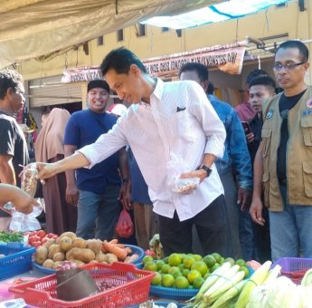 Bupati Wakatobi Pantau Perkembangan Harga Sembako dan Ketersediaan Bahan Pokok