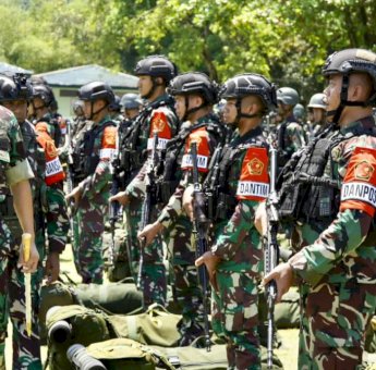 Pangdivif 3 Kostrad Mayjen TNI Choirul Anam Cek Kesiapan Prajurit yang Akan ke Papua