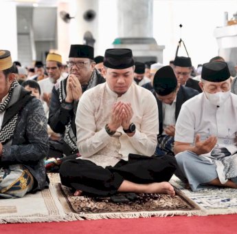 Salat Bersama Masyarakat, Bupati Gowa: Makna Idul Fitri Adalah Silaturahmi