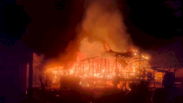 Kebakaran rumah dan Indekos di Kabupaten Luwu Timur. (Istimewa)