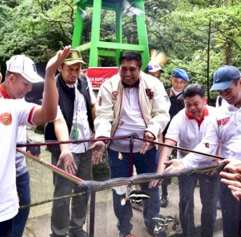 Gubernur Andi Sudirman Lepas 19 Spesies Kupu-kupu di Tenas Alumni Unhas di Bantimurung