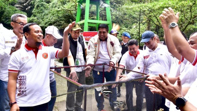 Gubernur Andi Sudirman Lepas 19 Spesies Kupu-kupu di Tenas Alumni Unhas di Bantimurung